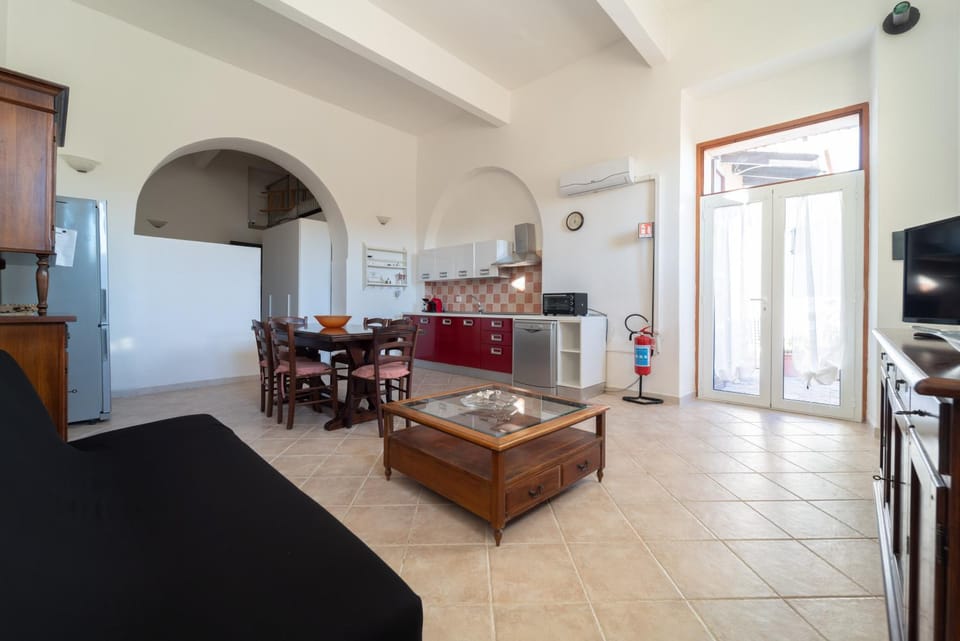 TV and multimedia, Kitchen or kitchenette, Living room, Dining area