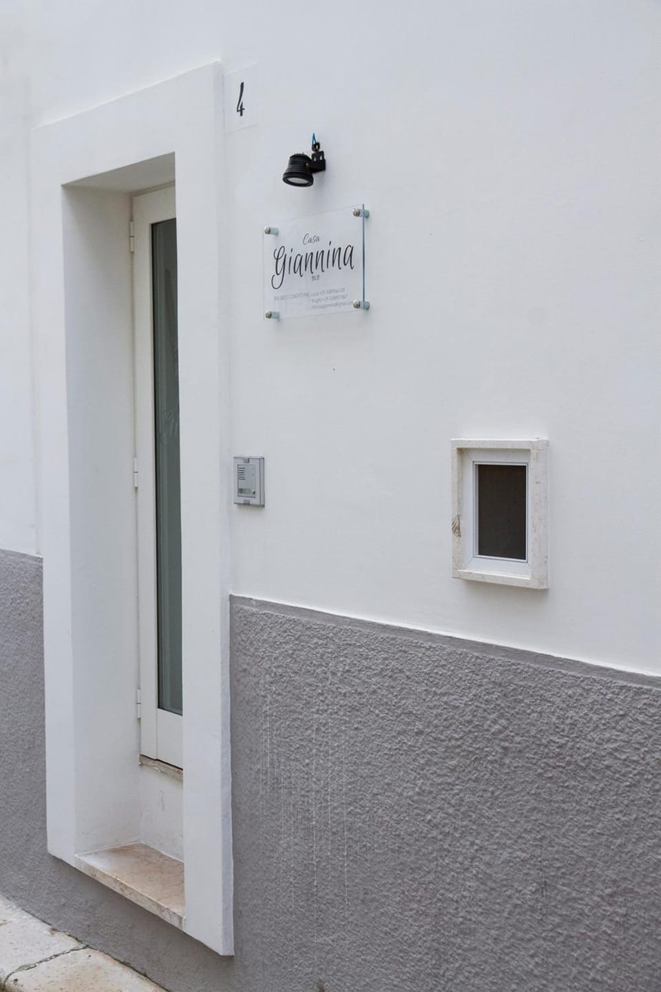 Facade/entrance