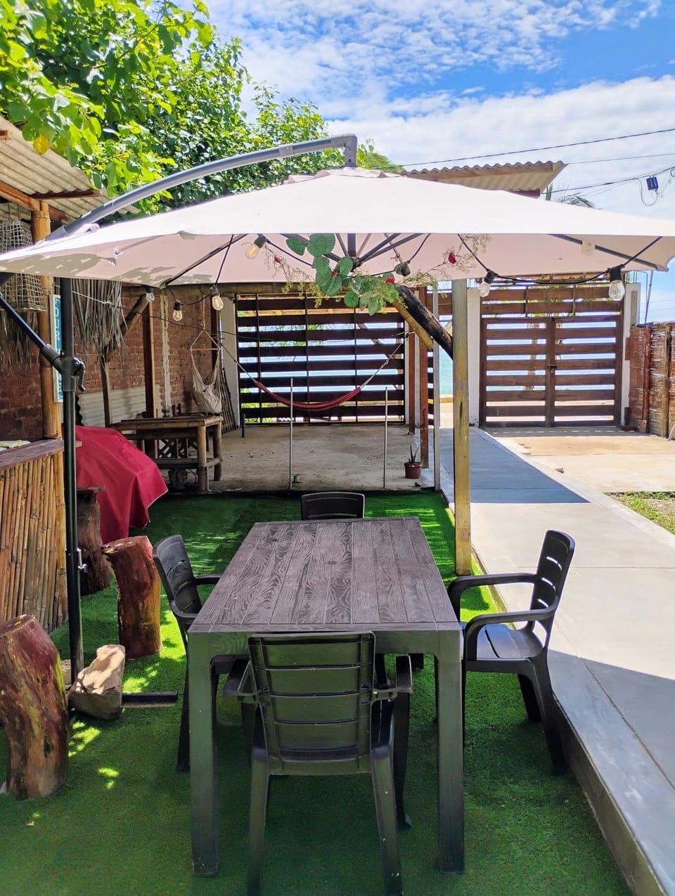 Patio, Dining area