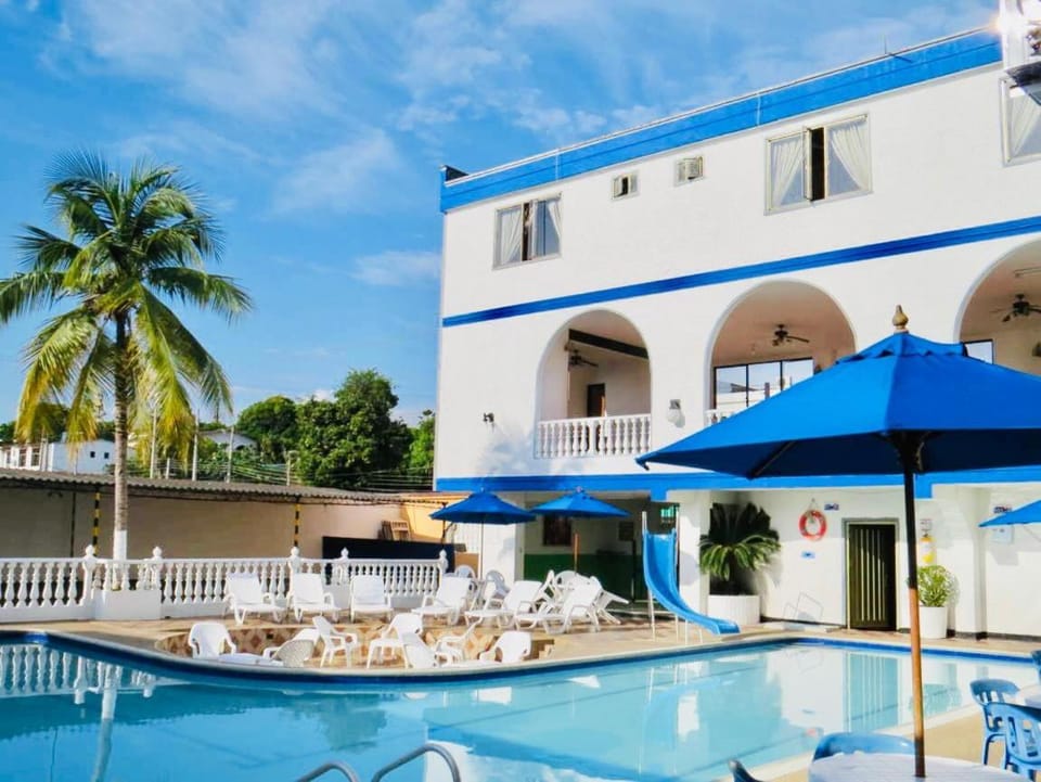 Property building, Swimming pool, Swimming pool