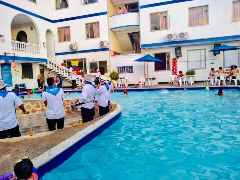 People, Swimming pool, Swimming pool, children, Family