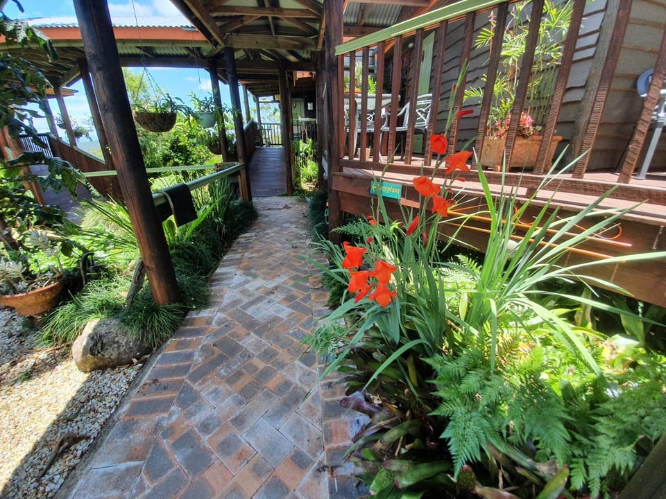 Facade/entrance, Garden