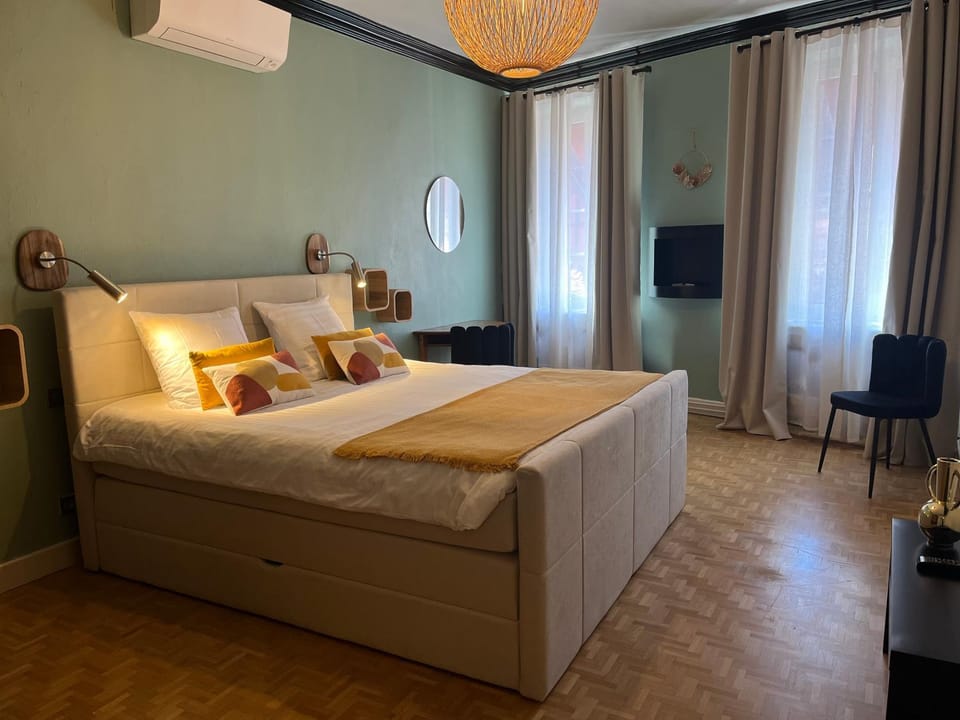 Bed, Bedroom