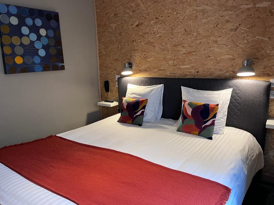 Bed, Photo of the whole room