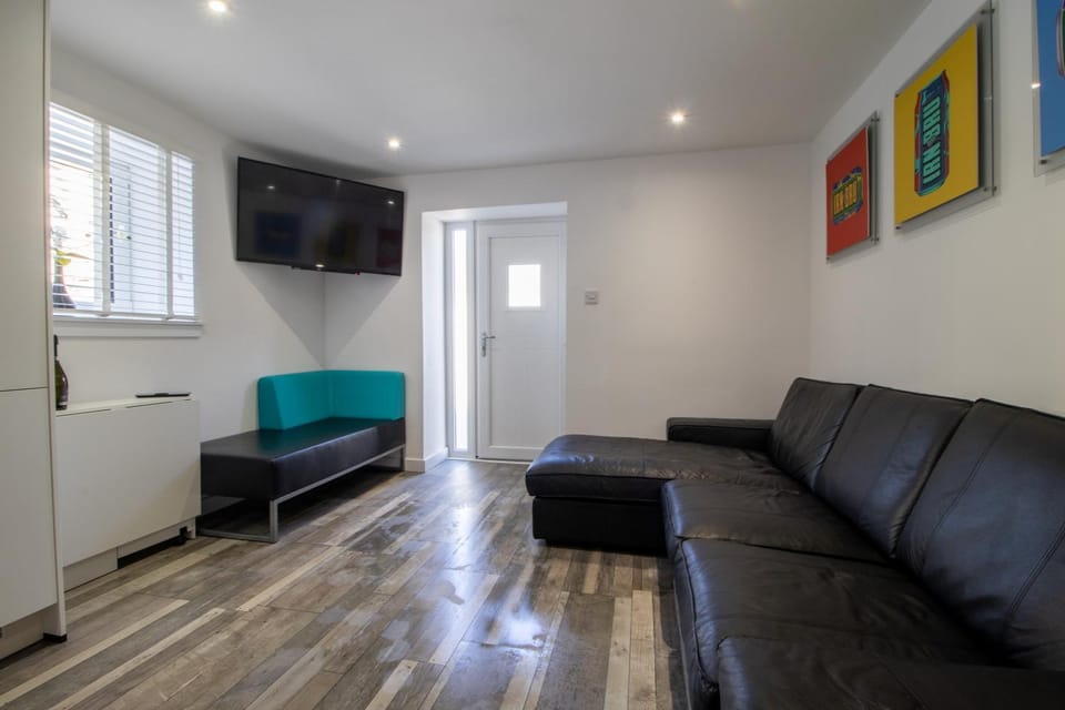 Abbey House Apartment in Paisley
