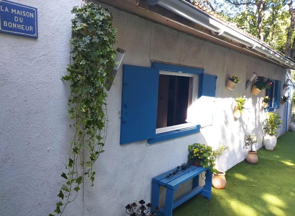 Villa du Pont-du-Gard Nature lodge in Provence-Alpes-Côte d'Azur