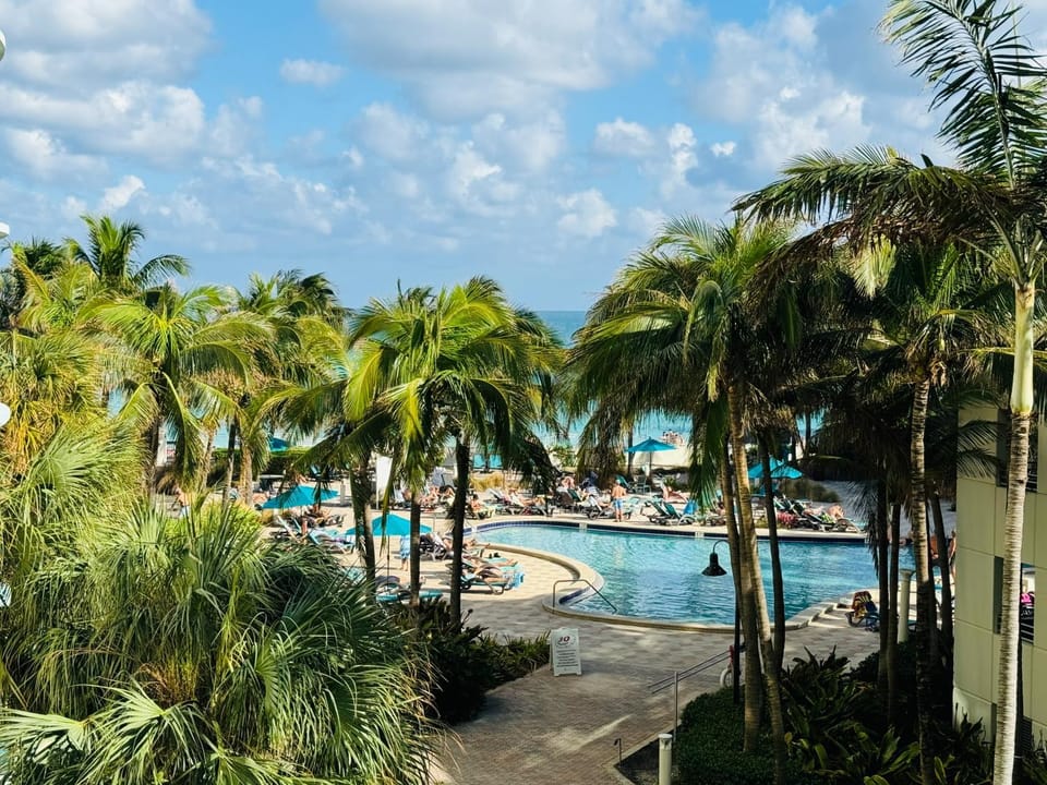 Miami Hollywood Condo With Pool and Partial Ocean View 003-21mar Apartment in Hollywood Beach