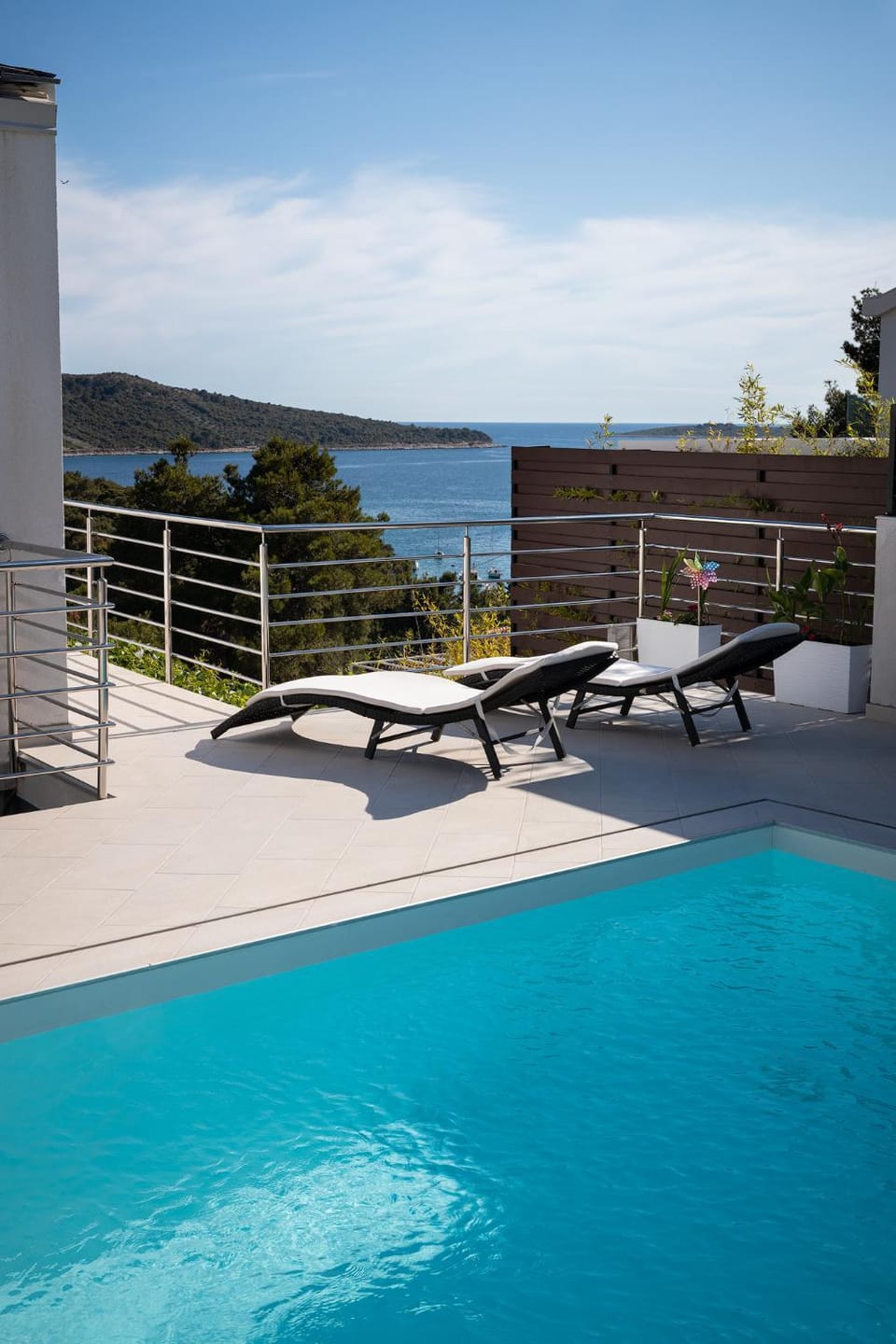 Sea view, Swimming pool, sunbed