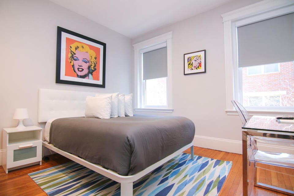 Bed, View (from property/room), Seating area, Bedroom