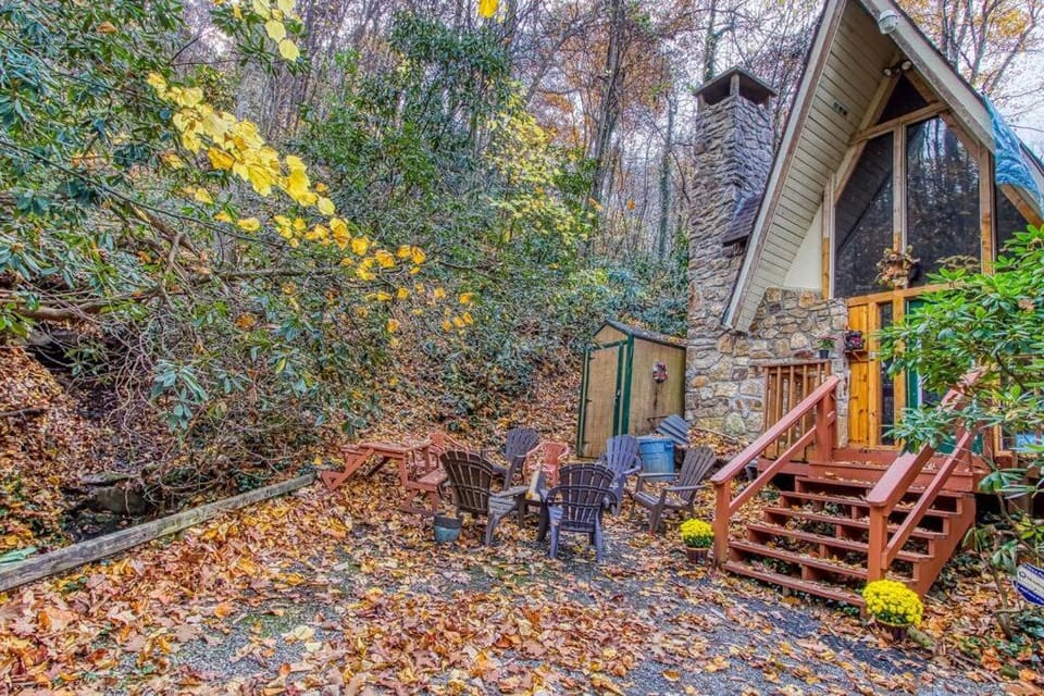 Property building, Day, Natural landscape, Garden
