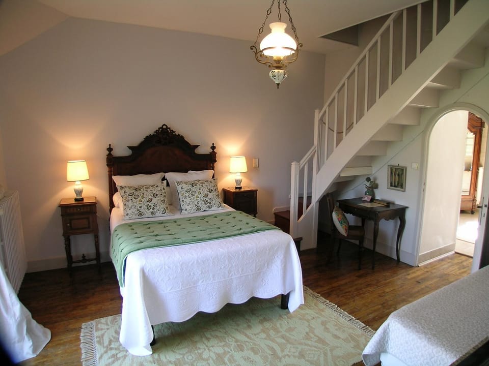 Château du Bourbet Bed and Breakfast in Nouvelle-Aquitaine