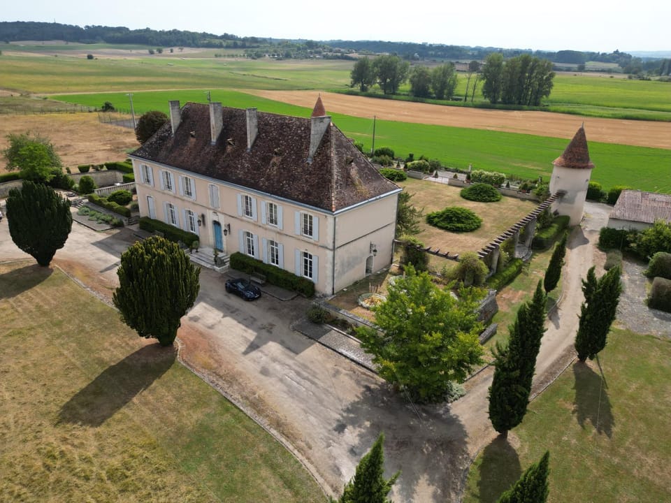 Château du Bourbet Bed and Breakfast in Nouvelle-Aquitaine