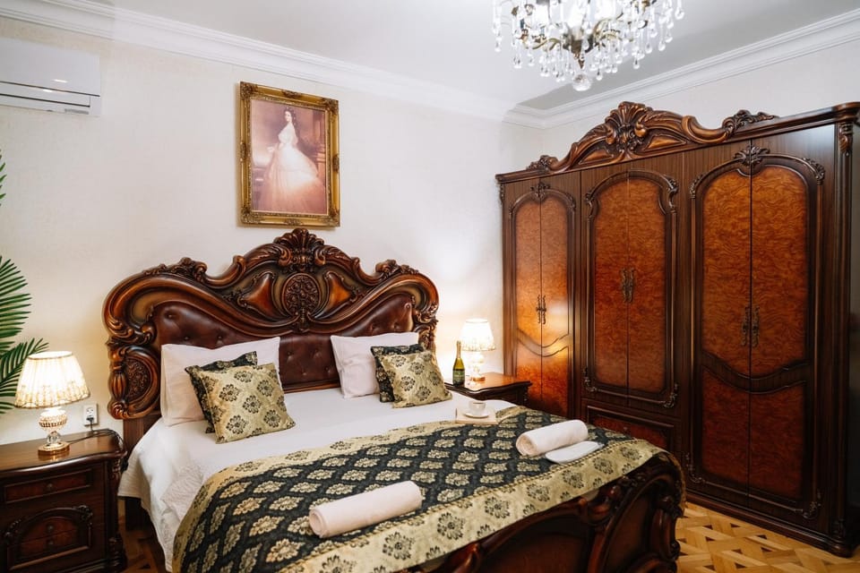 Bed, Photo of the whole room, Bedroom, towels, wardrobe, air conditioner