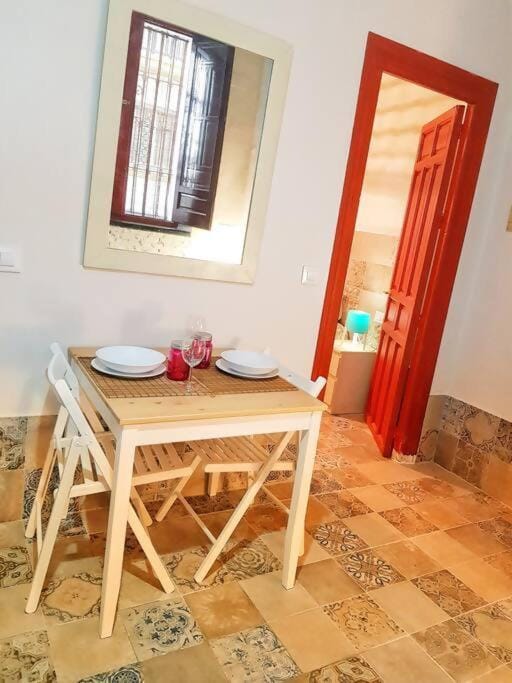 Busto Reform Apartamento Centro Sevilla Parking Netflix Apartment in Seville