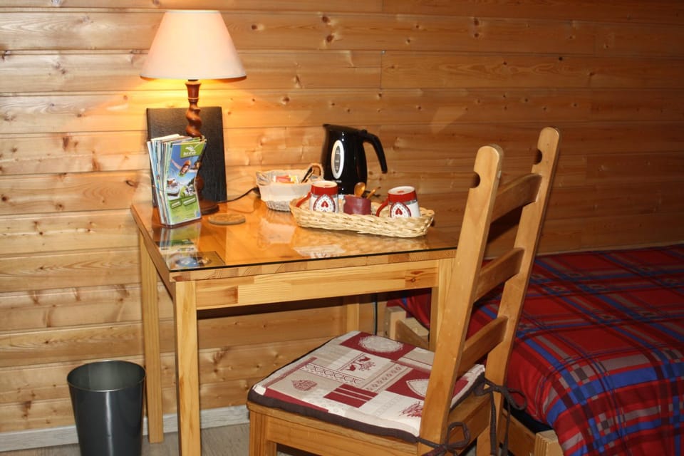 Coffee/tea facilities, Dining area