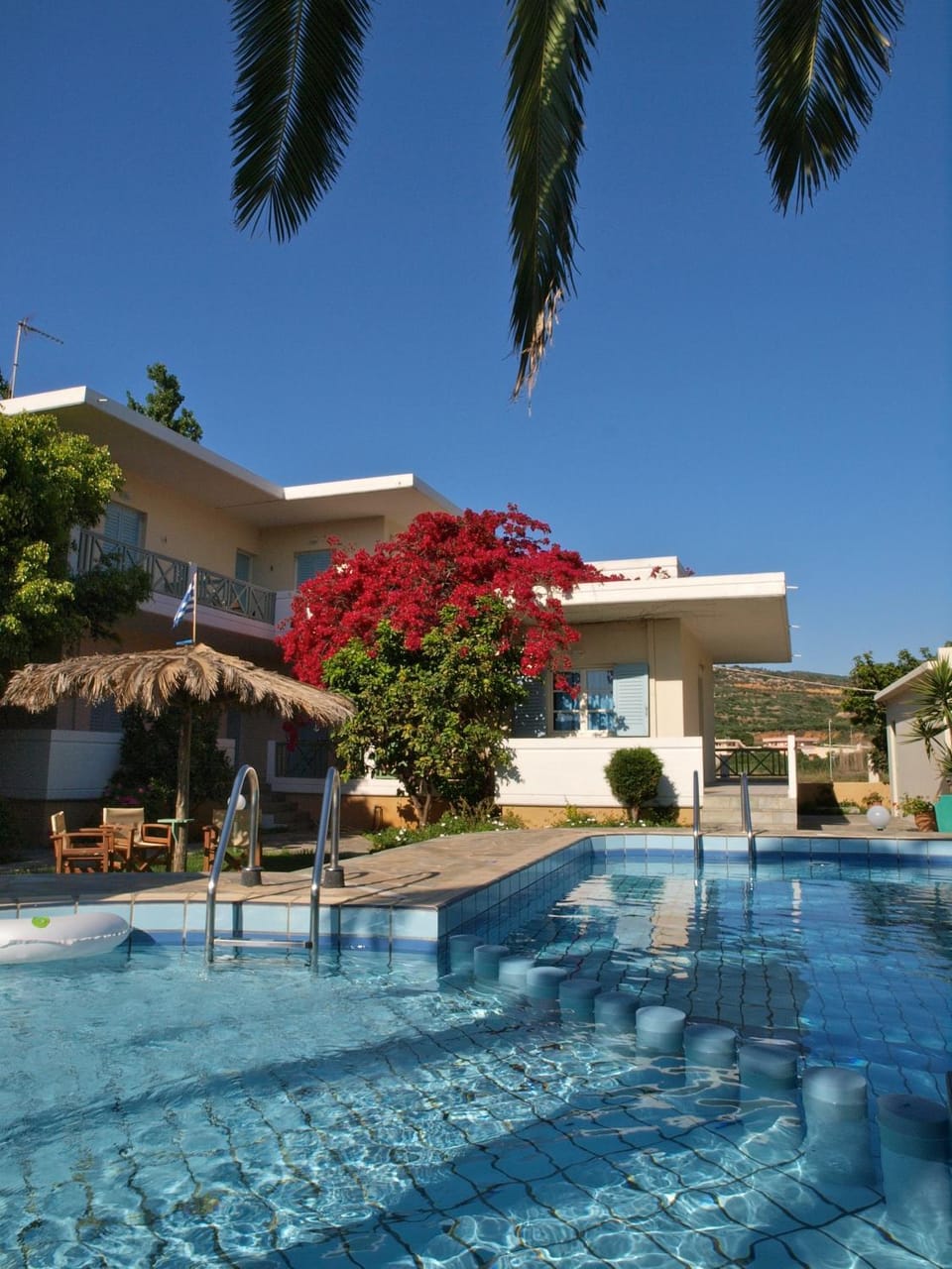 Facade/entrance, Swimming pool