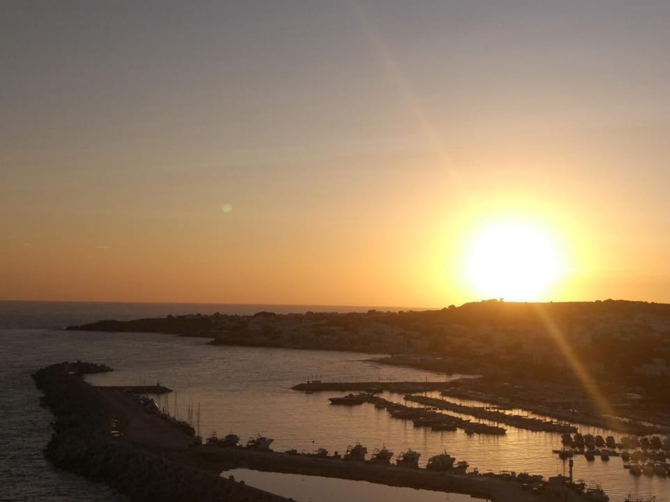 Neighbourhood, Sunset