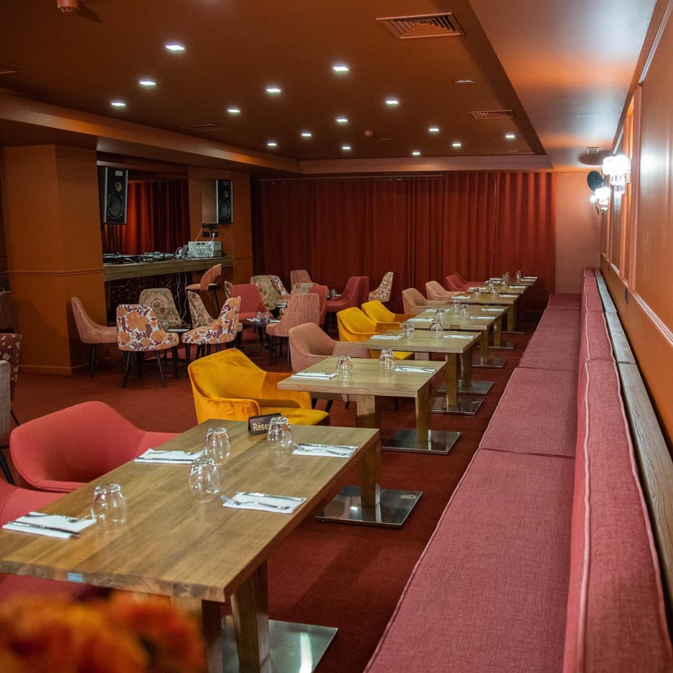 Lounge or bar