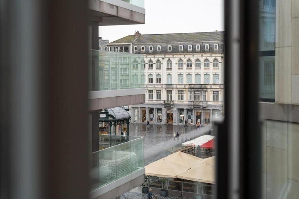 Day, Neighbourhood, Street view, Location