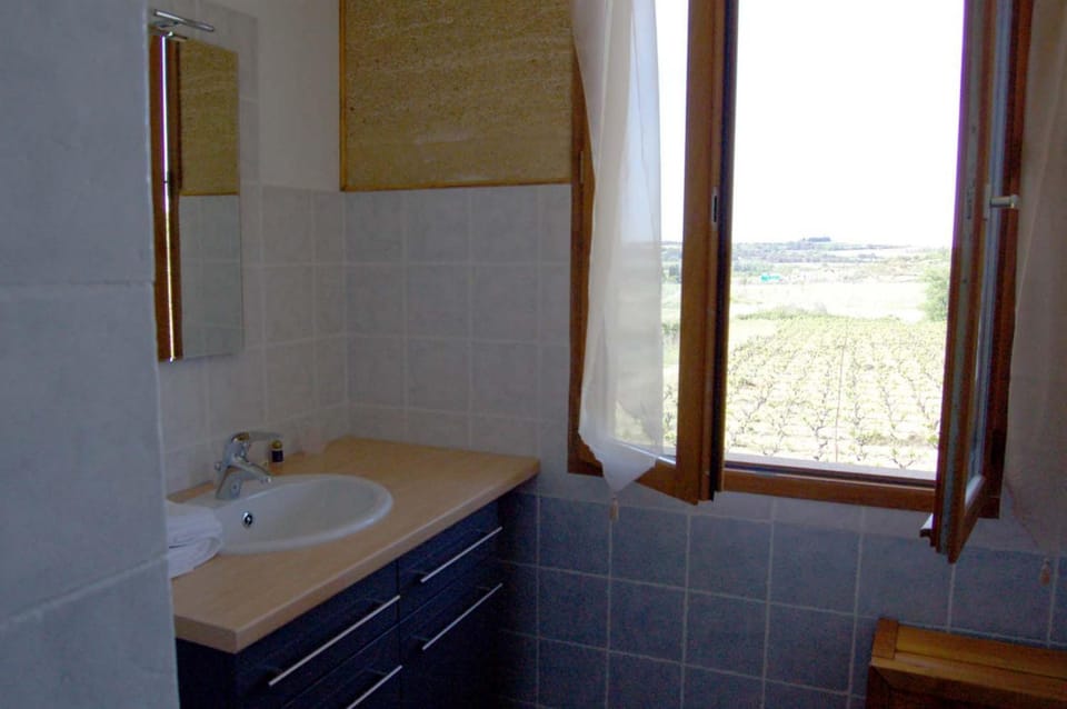 Day, Bathroom