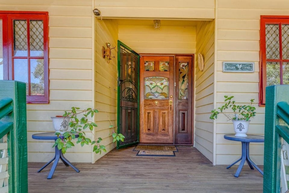Luxury Hinterland Escape | Rainforest Retreat House in Tamborine Mountain
