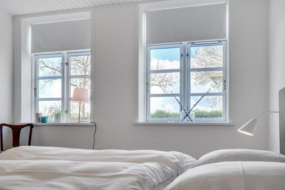 Bed, Bedroom, Garden view