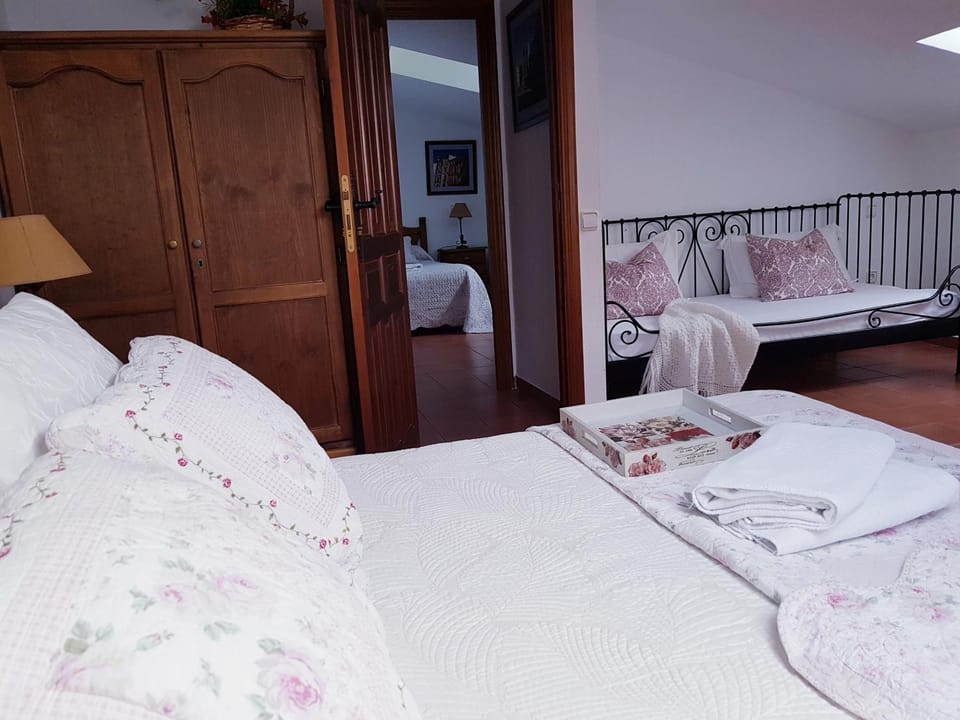 APARTAMENTO 2 4/6 PAX CASA RURAL EL SAUCE. A 2,5 KM DE CUENCA CAPITAL Apartment in La Mancha