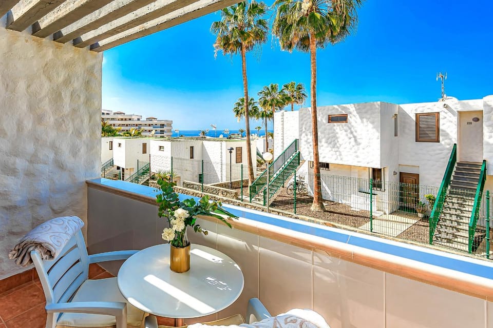 View (from property/room), Balcony/Terrace, Sea view, Quiet street view