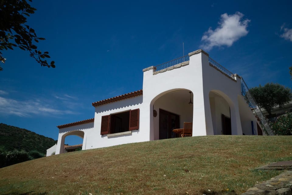 Property building, Patio, Garden, Balcony/Terrace