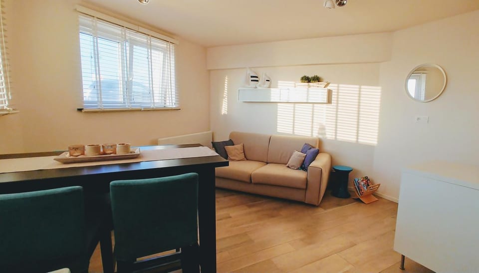 TV and multimedia, Living room, Dining area