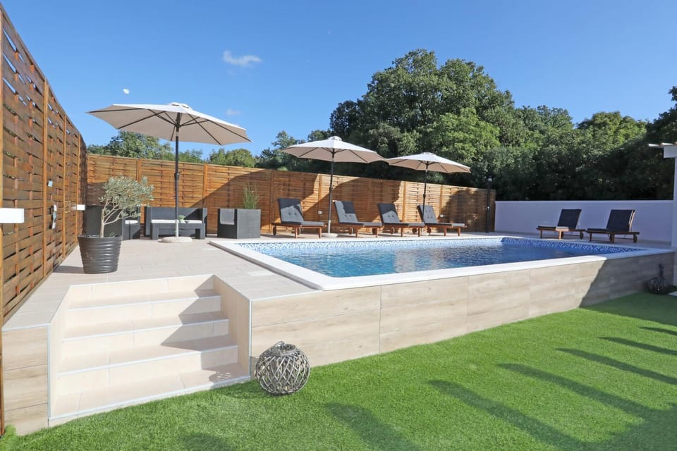 Pool view, Swimming pool
