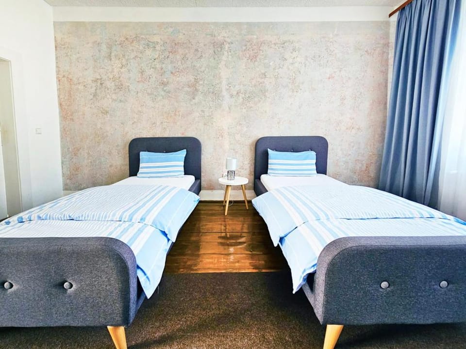 Bed, Area and facilities