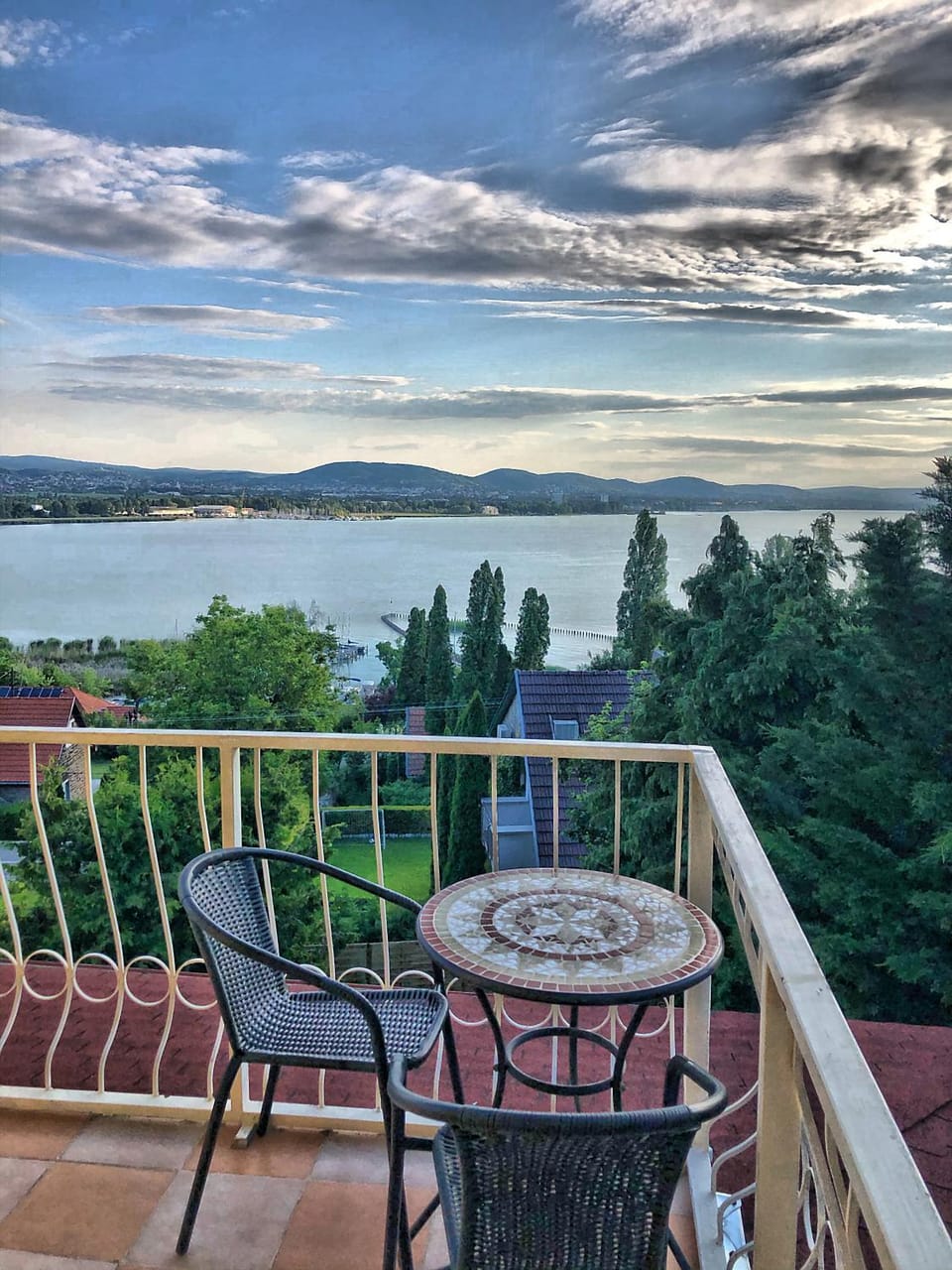 Balcony/Terrace, Lake view