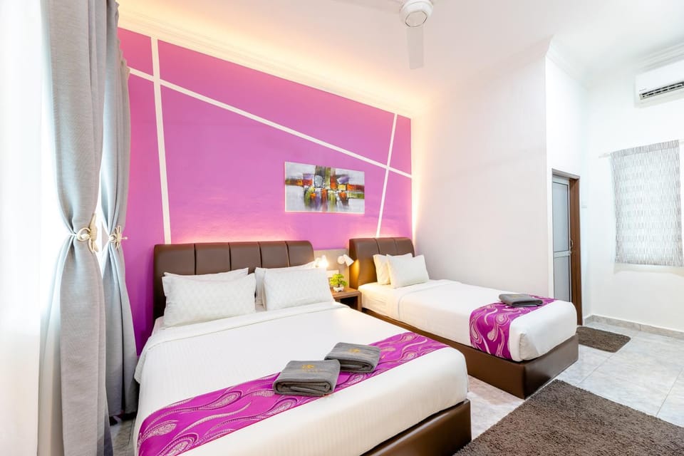Bed, Bedroom, towels, air conditioner