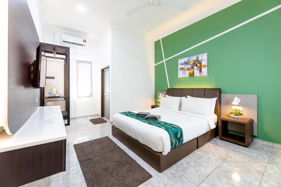 Bed, TV and multimedia