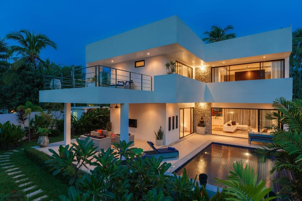 Property building, Garden, Balcony/Terrace, Swimming pool
