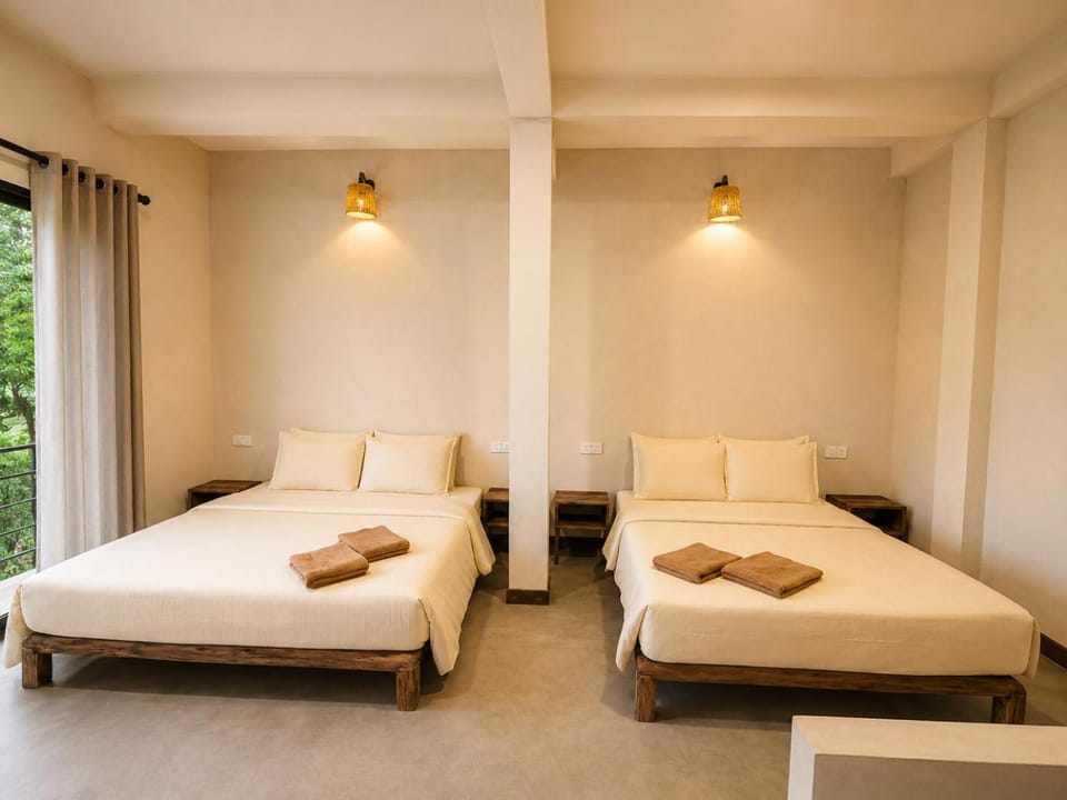 Bed, Bedroom, towels