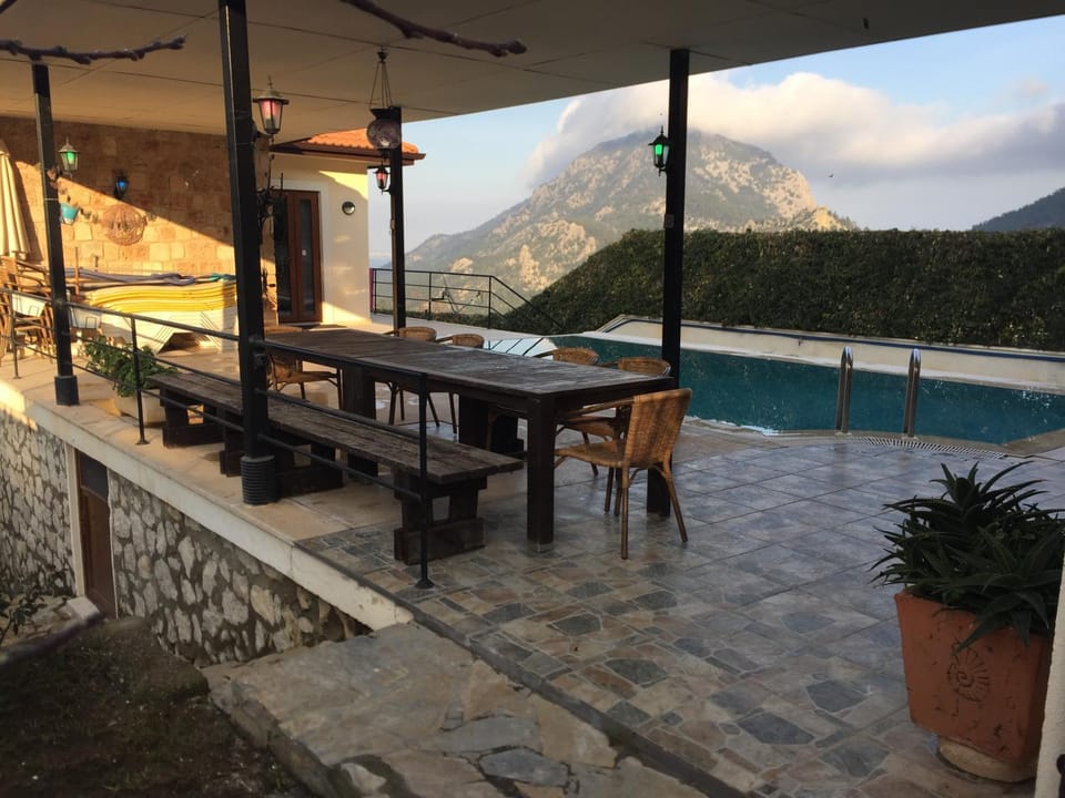 Patio, Day, Natural landscape, View (from property/room), Balcony/Terrace, Dining area, Mountain view, Pool view, Swimming pool, sunbed