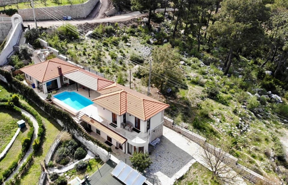 Property building, Day, Natural landscape, Bird's eye view, Pool view, Swimming pool