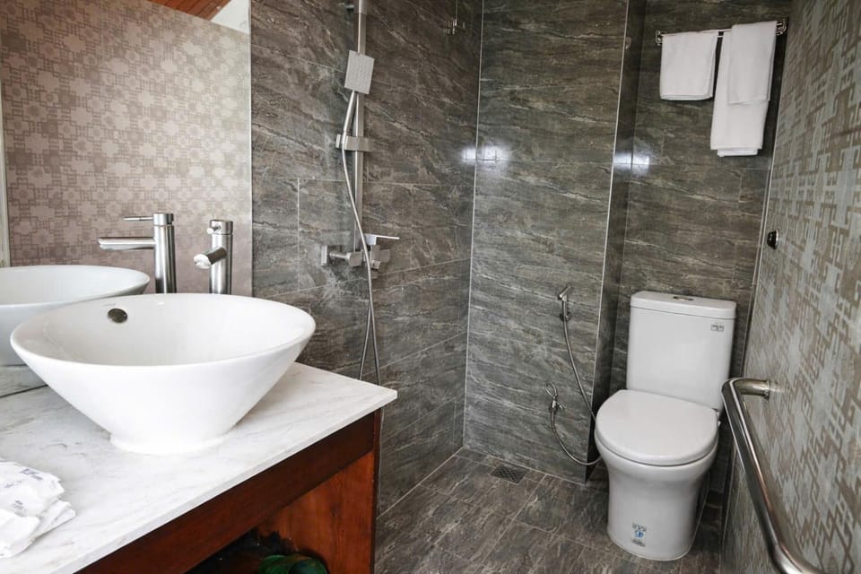 Shower, Toilet, bidet