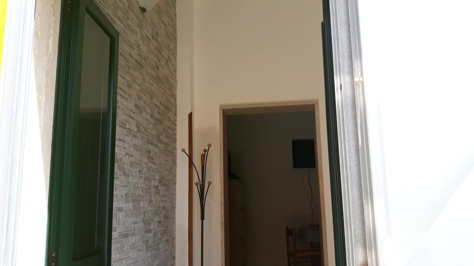 Facade/entrance, Decorative detail