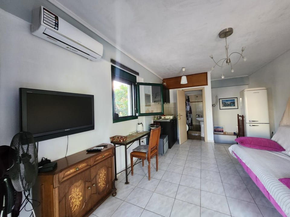 Garden maisonnette 2-bedrooms sleeps 6 adults 200m from sandy beach Apartment in Decentralized Administration of Macedonia and Thrace