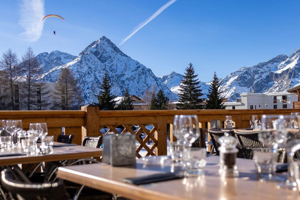 Patio, Restaurant/places to eat, Balcony/Terrace