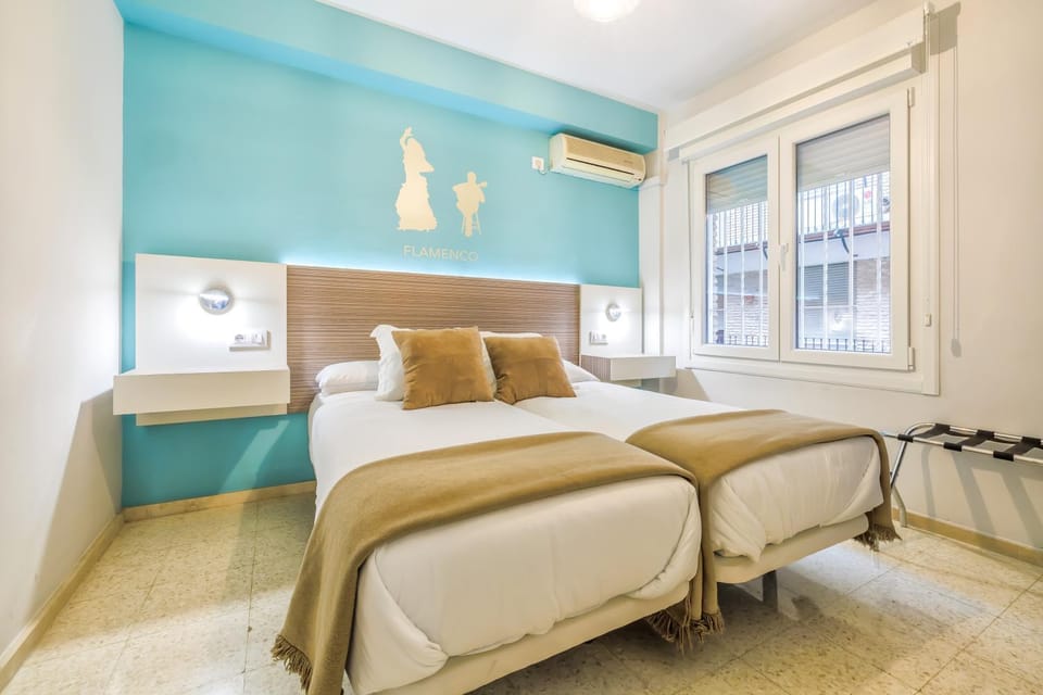 Bed, Photo of the whole room, Bedroom, heating, wardrobe, air conditioner