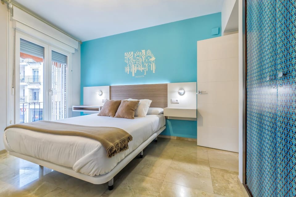 Bed, Photo of the whole room, Bedroom, heating, wardrobe, air conditioner