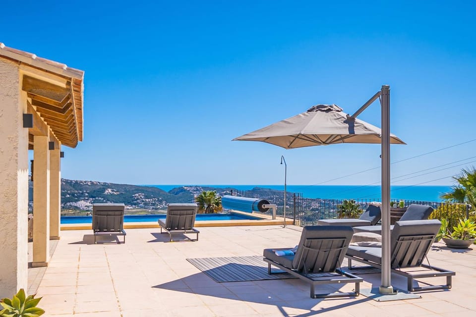 Balcony/Terrace, Sea view, Swimming pool