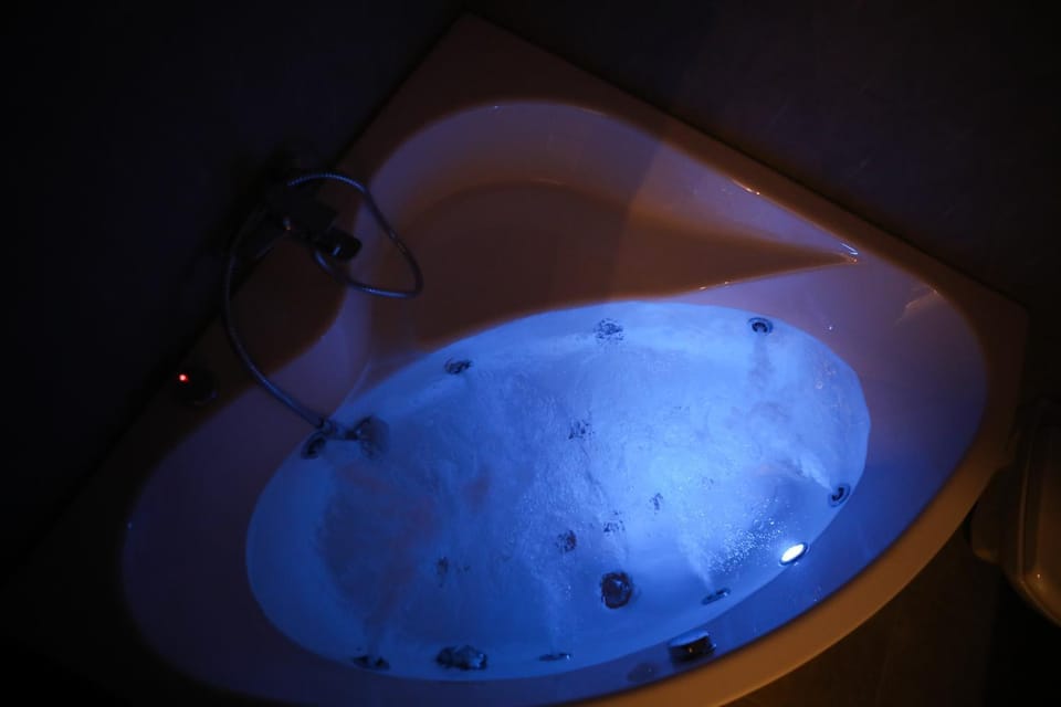 Hot Tub, Spa and wellness centre/facilities