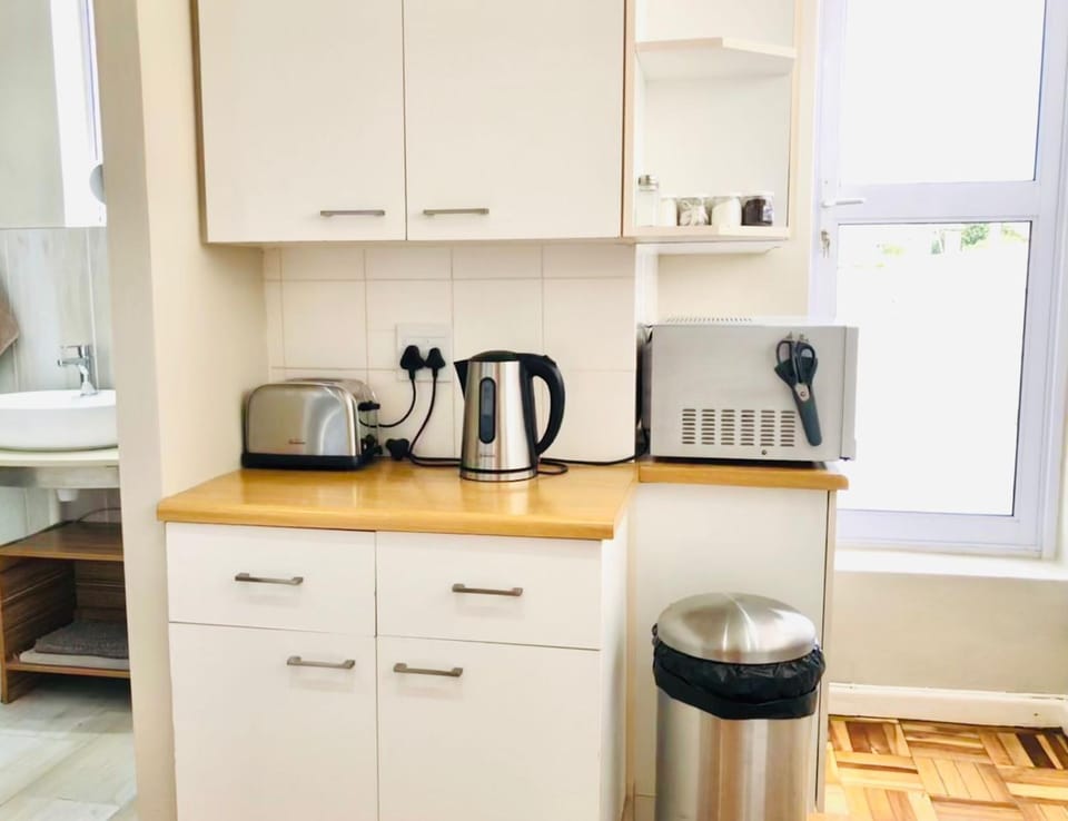 Coffee/tea facilities, Kitchen or kitchenette