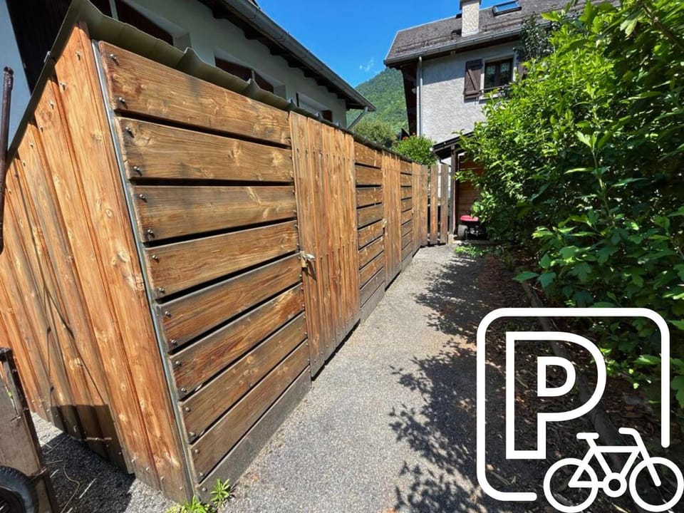 Cycling, Parking