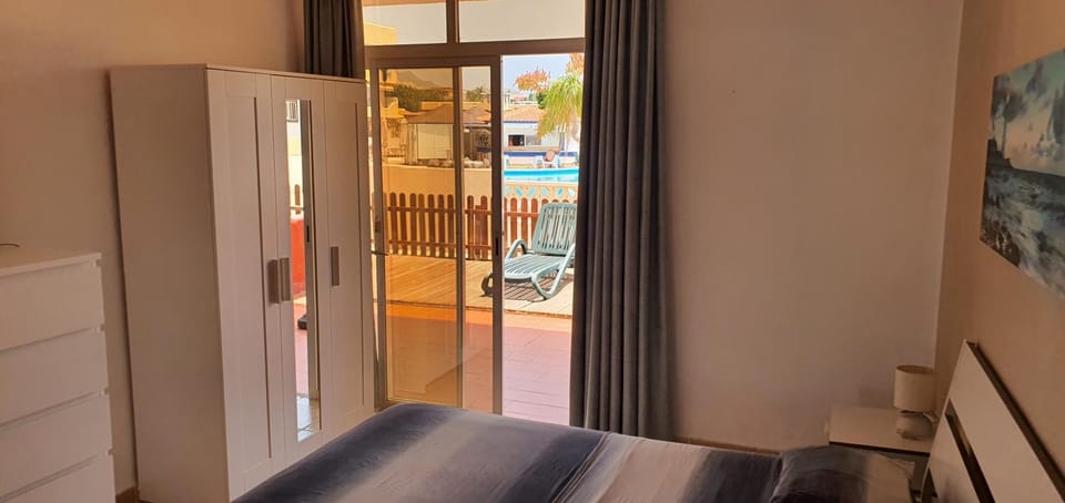 Casa blu Amazing Tenerife Playa Paraiso Rosa Center pool wi-fi Apartment in Costa Adeje